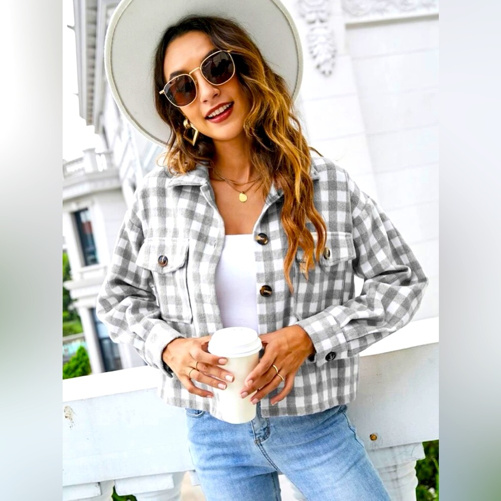 White and gray checkered shaket.